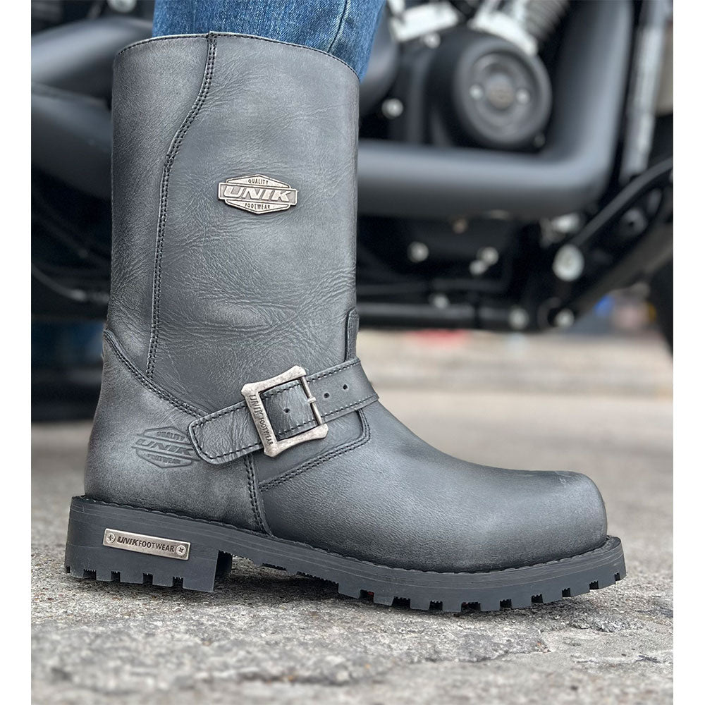 These motorcycle leather boots are crafted for the discerning rider who demands both style and functionality. Built to withstand the rigors of the open road while providing unparalleled comfort, they are a testament to quality craftsmanship and modern design.