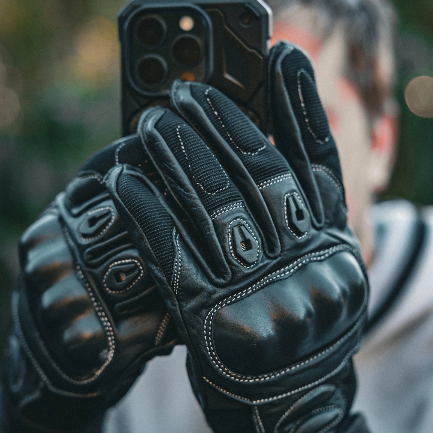 Crafted from durable cowhide leather, they offer enhanced abrasion resistance. Featuring touch technology on the fingertips and adjustable wrist closures, these gloves provide comfort and functionality for various activities