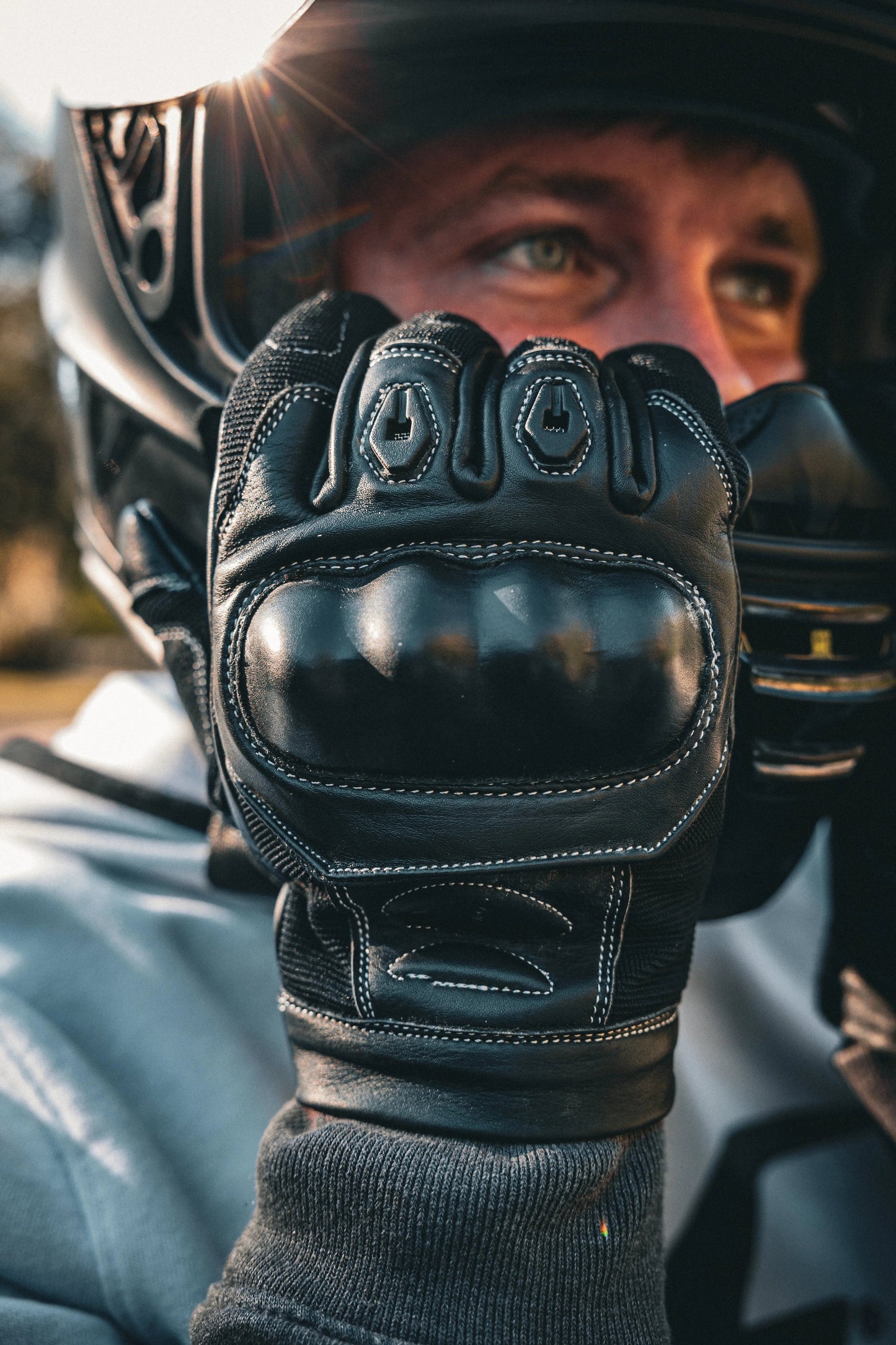 Crafted from durable cowhide leather, they offer enhanced abrasion resistance. Featuring touch technology on the fingertips and adjustable wrist closures, these gloves provide comfort and functionality for various activities