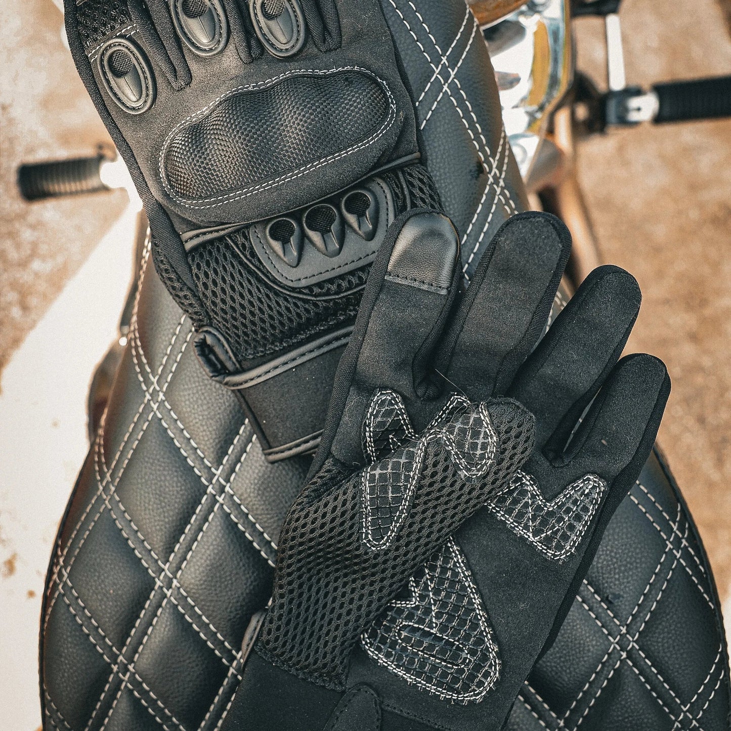 Crafted from durable cowhide leather, they offer enhanced abrasion resistance. Featuring touch technology on the fingertips and adjustable wrist closures, these gloves provide comfort and functionality for various activities