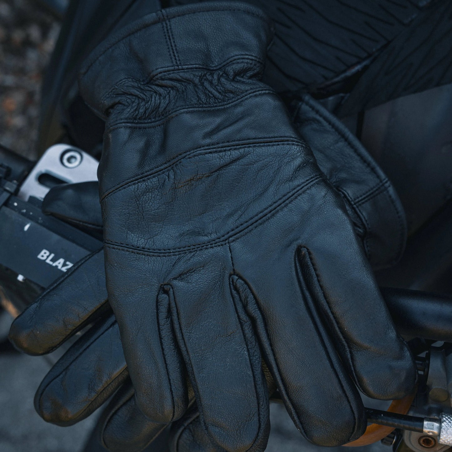 Crafted from durable cowhide leather, they offer enhanced abrasion resistance. Featuring touch technology on the fingertips and adjustable wrist closures, these gloves provide comfort and functionality for various activities.