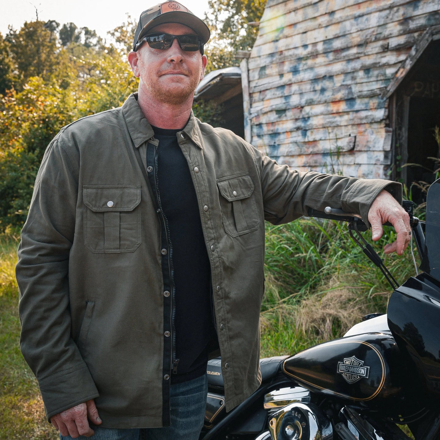 This versatile garment seamlessly blends style with motorcycle-ready features, making it a standout choice for riders and fashion-conscious individuals alike.