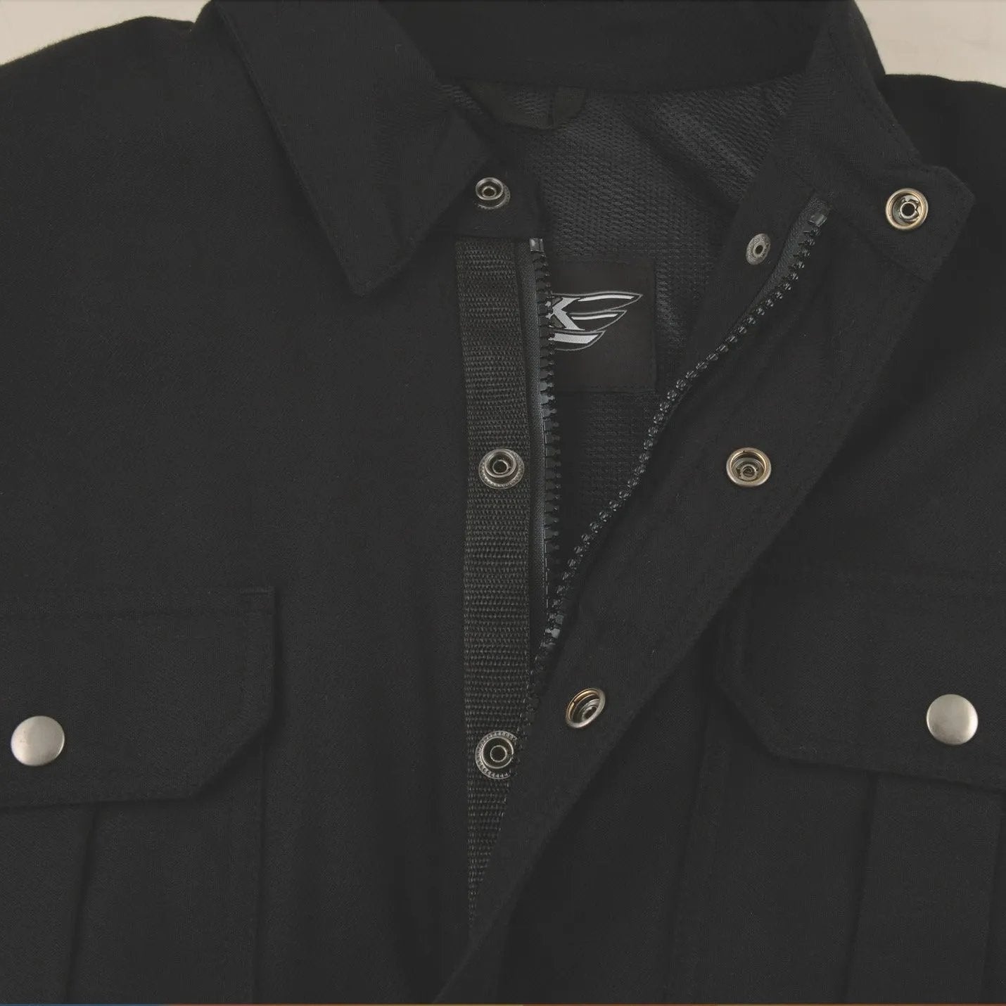 This flannel shirt not only meets the demands of motorcycle riders with its protective features but also appeals to anyone seeking a stylish yet functional addition to their wardrobe.