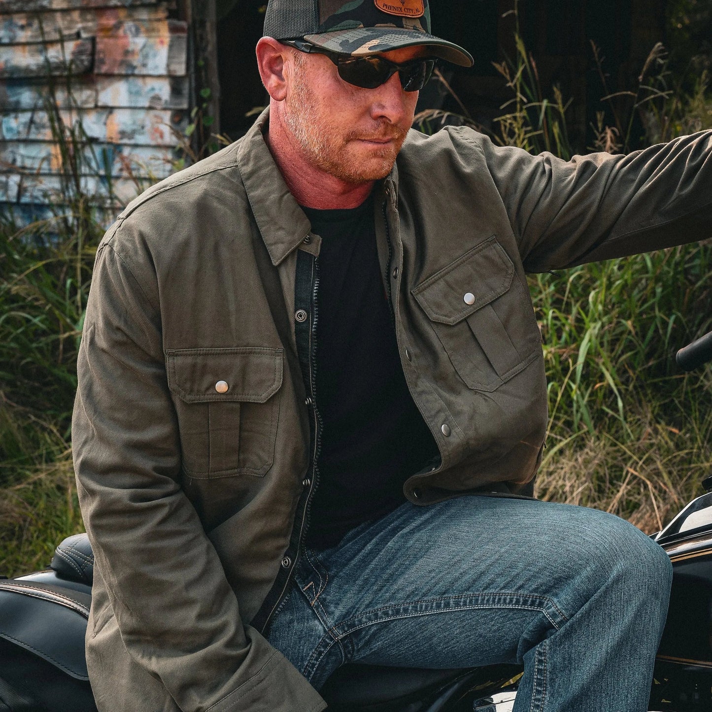 This versatile garment seamlessly blends style with motorcycle-ready features, making it a standout choice for riders and fashion-conscious individuals alike.