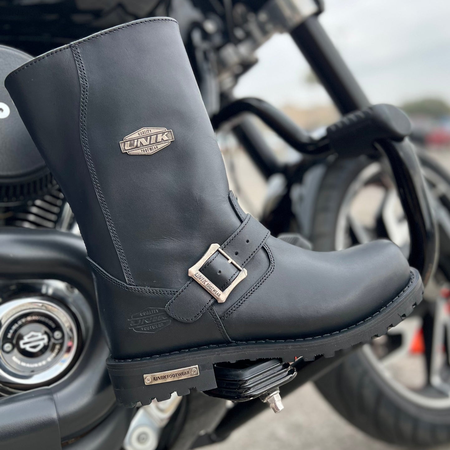 10001.00 - Mens Motorcycle Biker Leather Boots - Unik International Inc