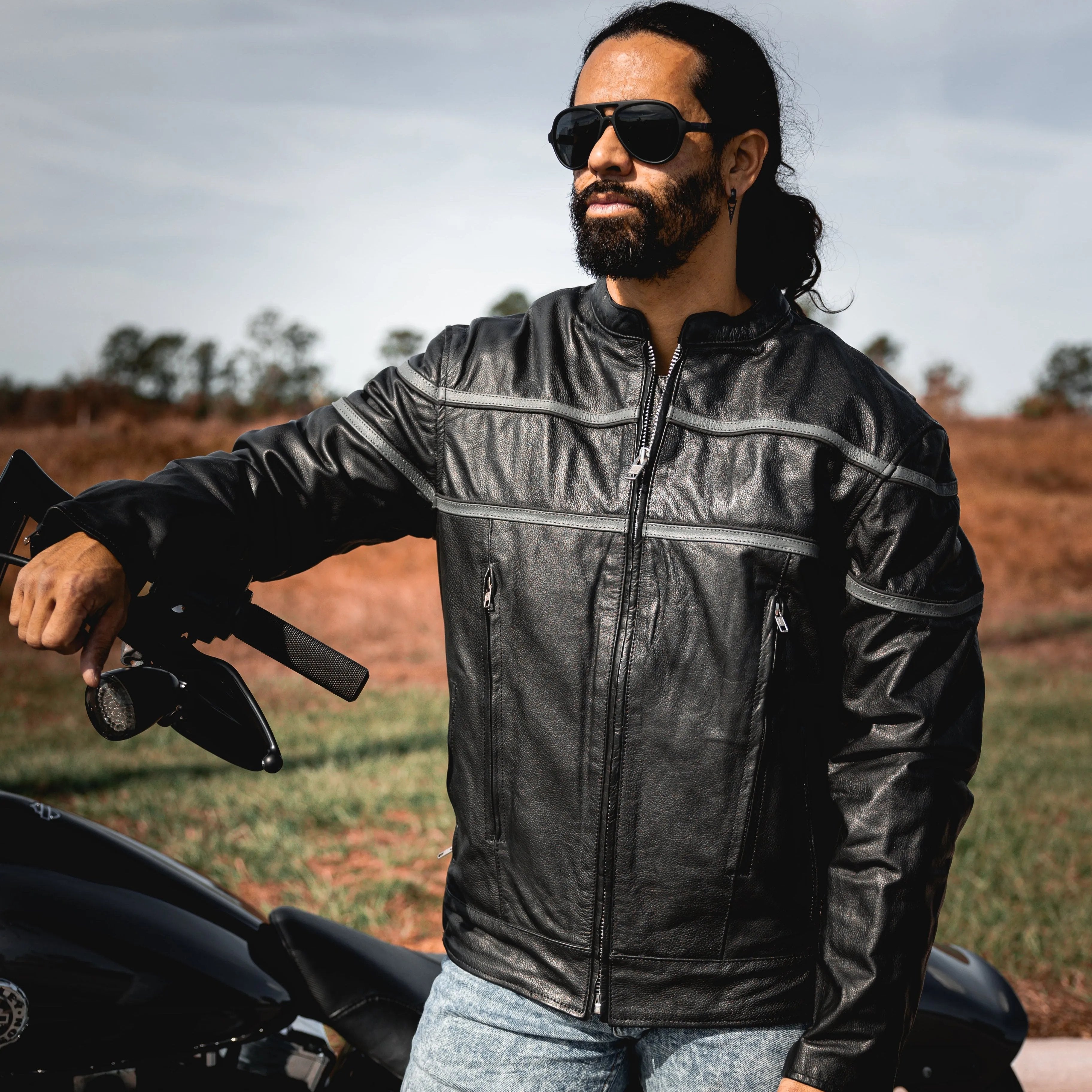 Embrace the spirit of adventure and style with the Style # 6049.16 Men's Premium Scooter Jacket, designed for motorcycle enthusiasts and urban explorers alike.