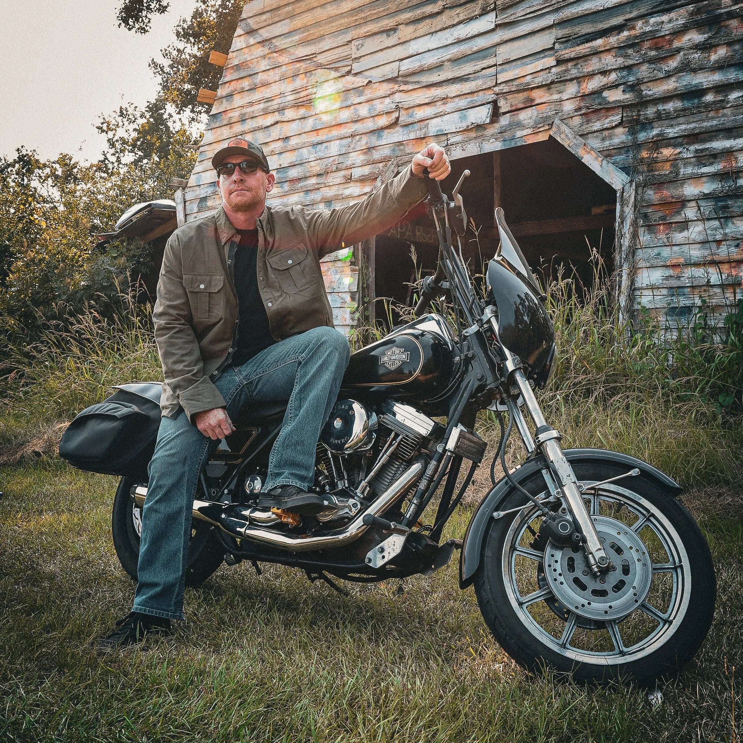 This versatile garment seamlessly blends style with motorcycle-ready features, making it a standout choice for riders and fashion-conscious individuals alike. 