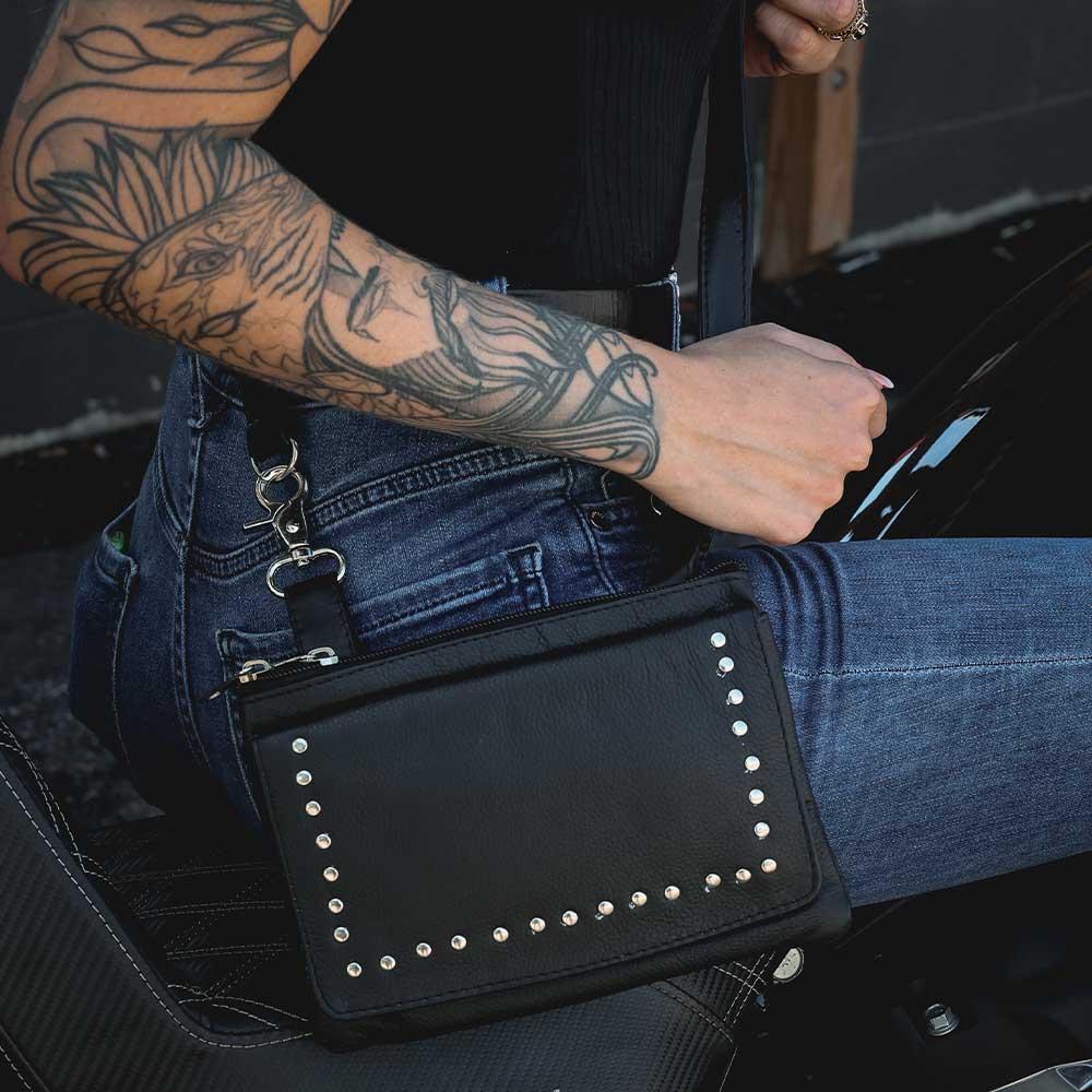 Elevate your riding gear with the Ladies Leather Clip-On Bag from Unik, meticulously crafted from luxurious cowhide leather