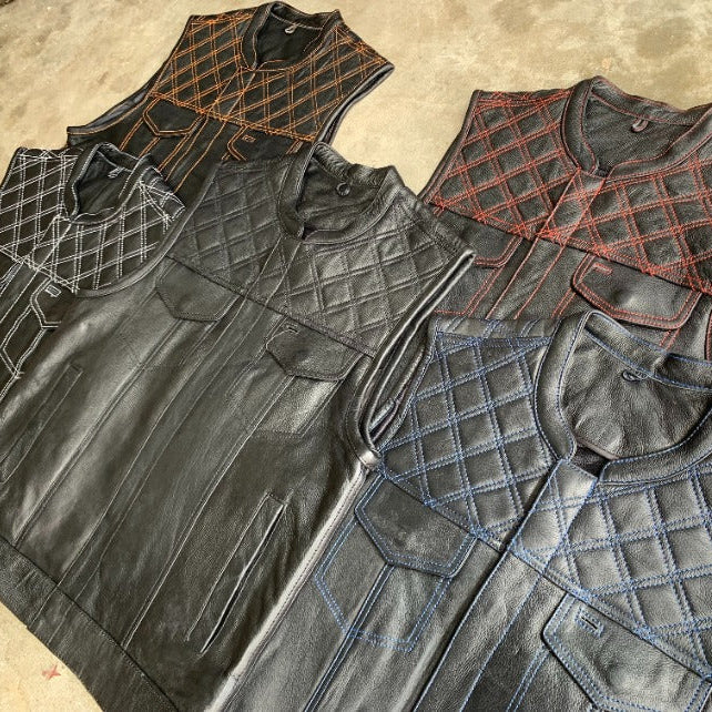 The Men's Diamond Stitch Club Vest by Unik Premium combines sophisticated design with practical features.