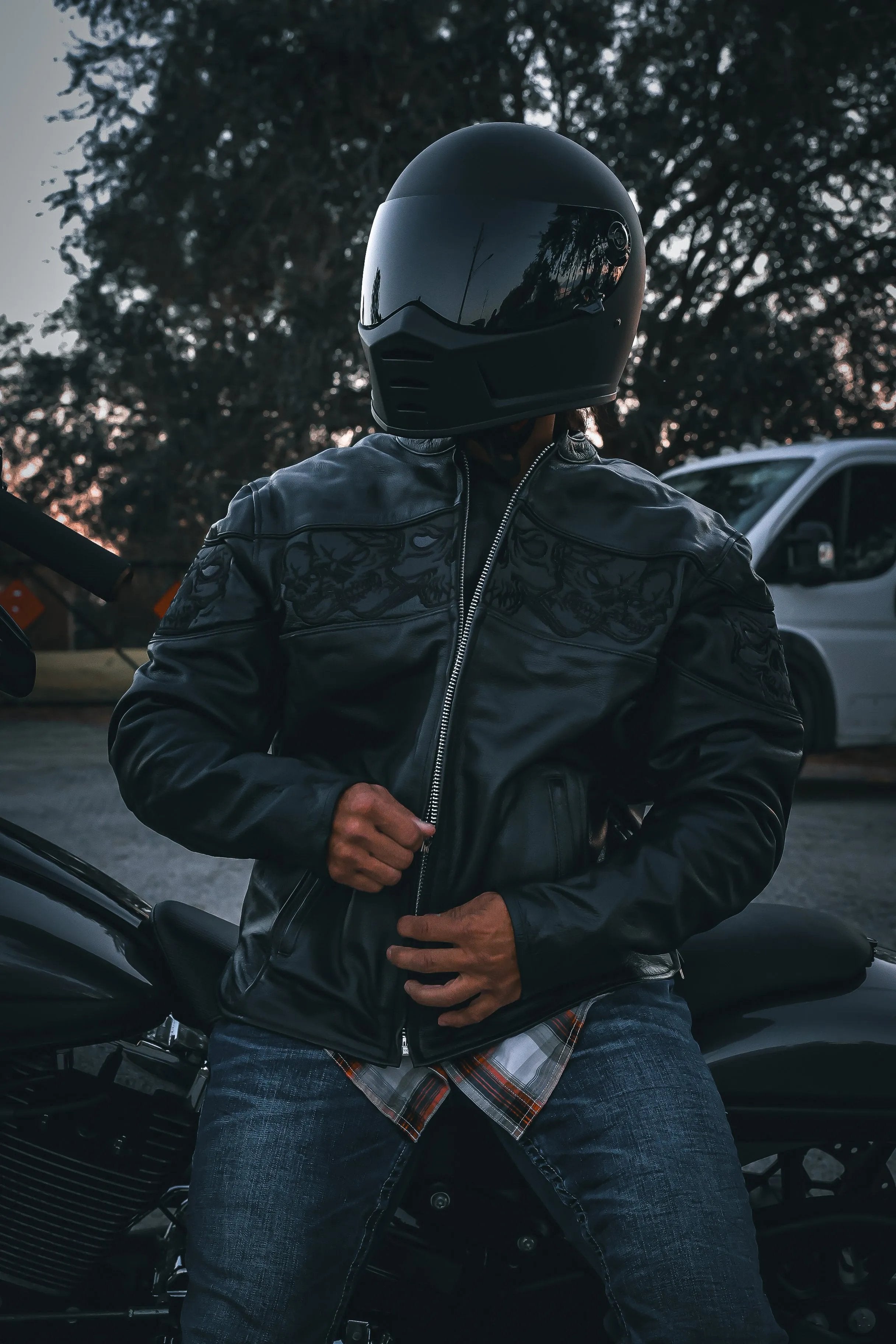 6916.00 - Mens Premium Leather Jacket - Unik International Inc