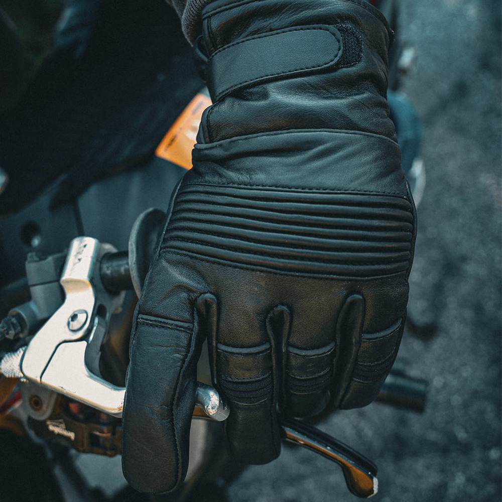 Crafted from durable cowhide leather, they offer enhanced abrasion resistance. Featuring adjustable wrist closures, these gloves provide comfort and functionality for various activities.