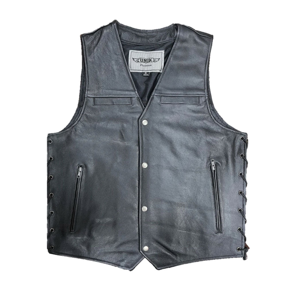  Featuring a robust construction with cowhide leather, it boasts 4 exterior pockets and 2 concealed carry pockets inside. 