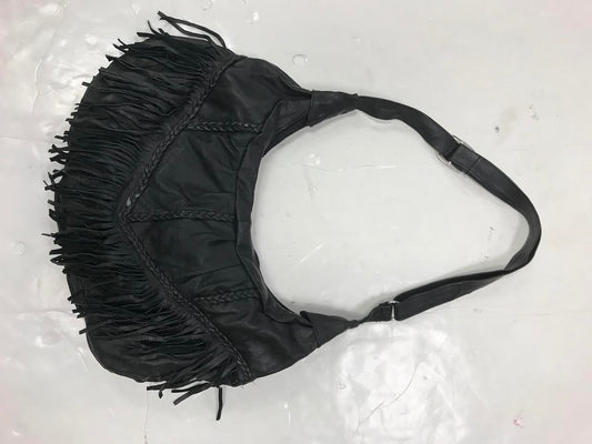 Black leather bag in fringe style 
