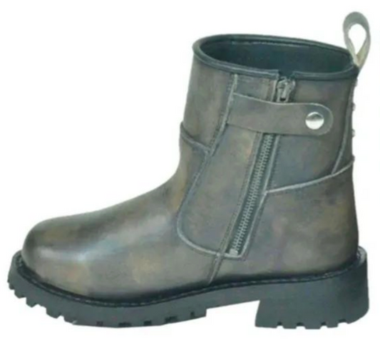 Gray leather boot with a zipper and button