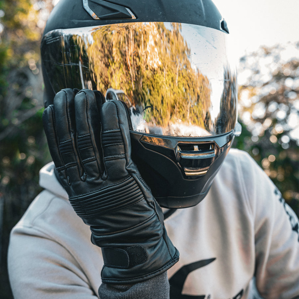 Crafted from durable cowhide leather, they offer enhanced abrasion resistance. Featuring adjustable wrist closures, these gloves provide comfort and functionality for various activities.