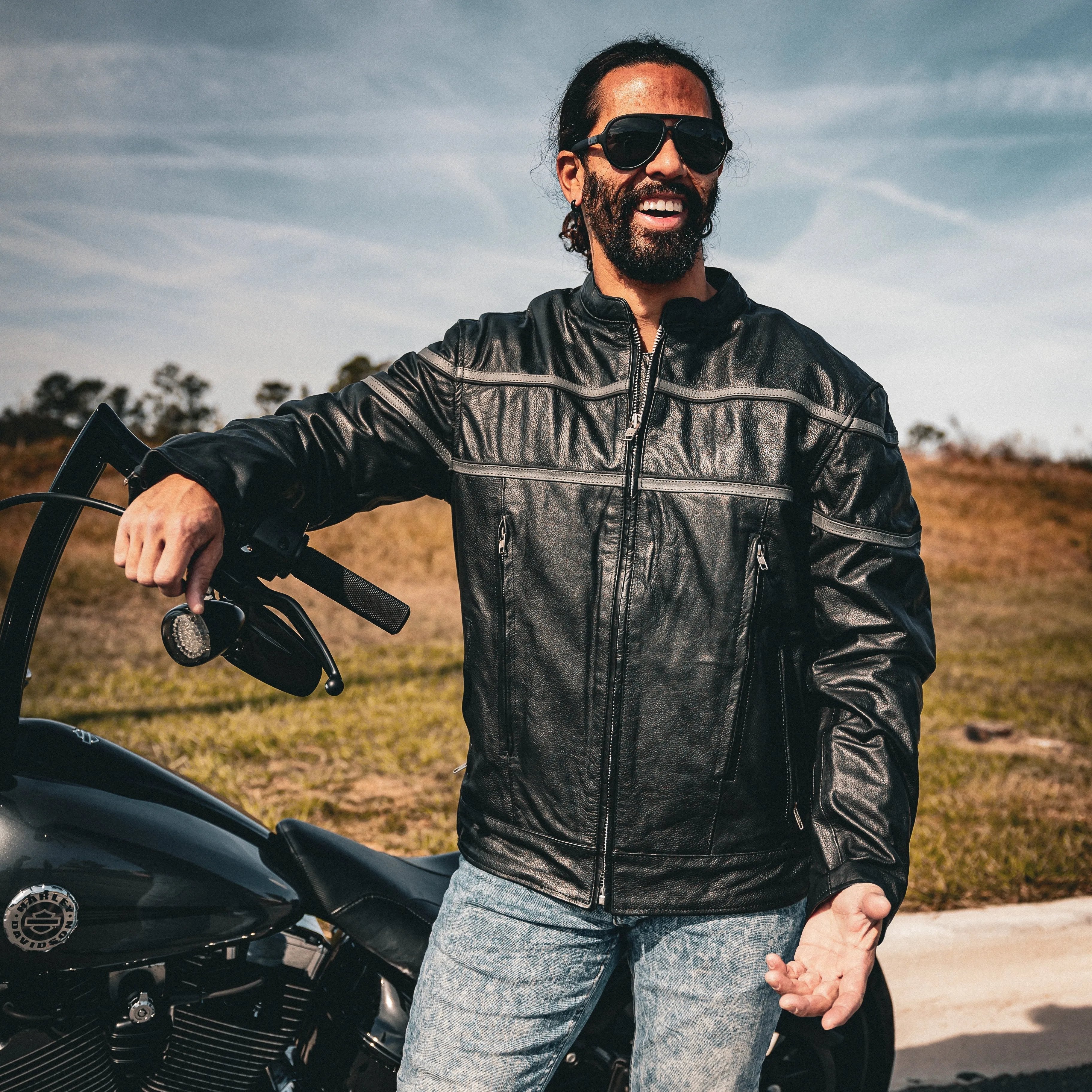 Embrace the spirit of adventure and style with the Style # 6049.16 Men's Premium Scooter Jacket, designed for motorcycle enthusiasts and urban explorers alike.