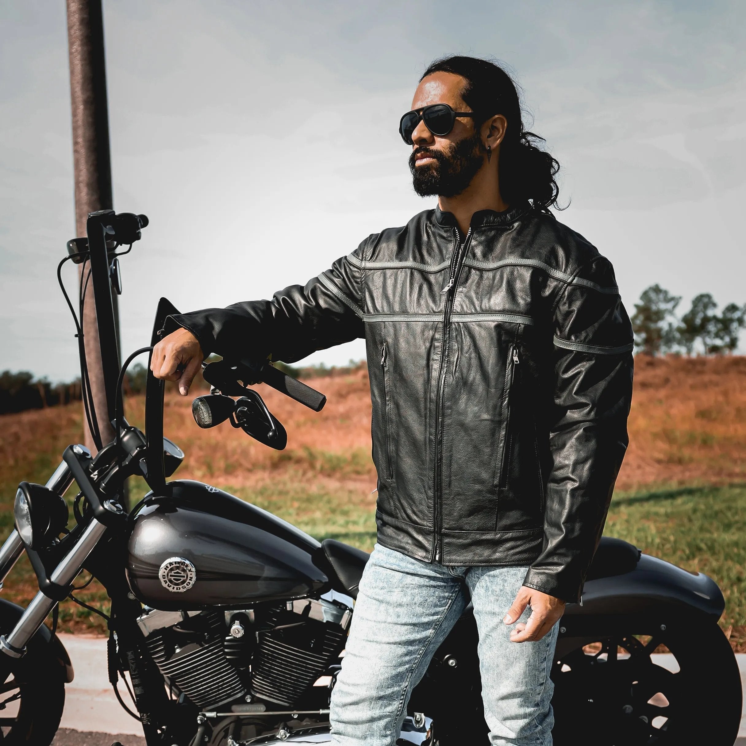 Embrace the spirit of adventure and style with the Style # 6049.16 Men's Premium Scooter Jacket, designed for motorcycle enthusiasts and urban explorers alike.