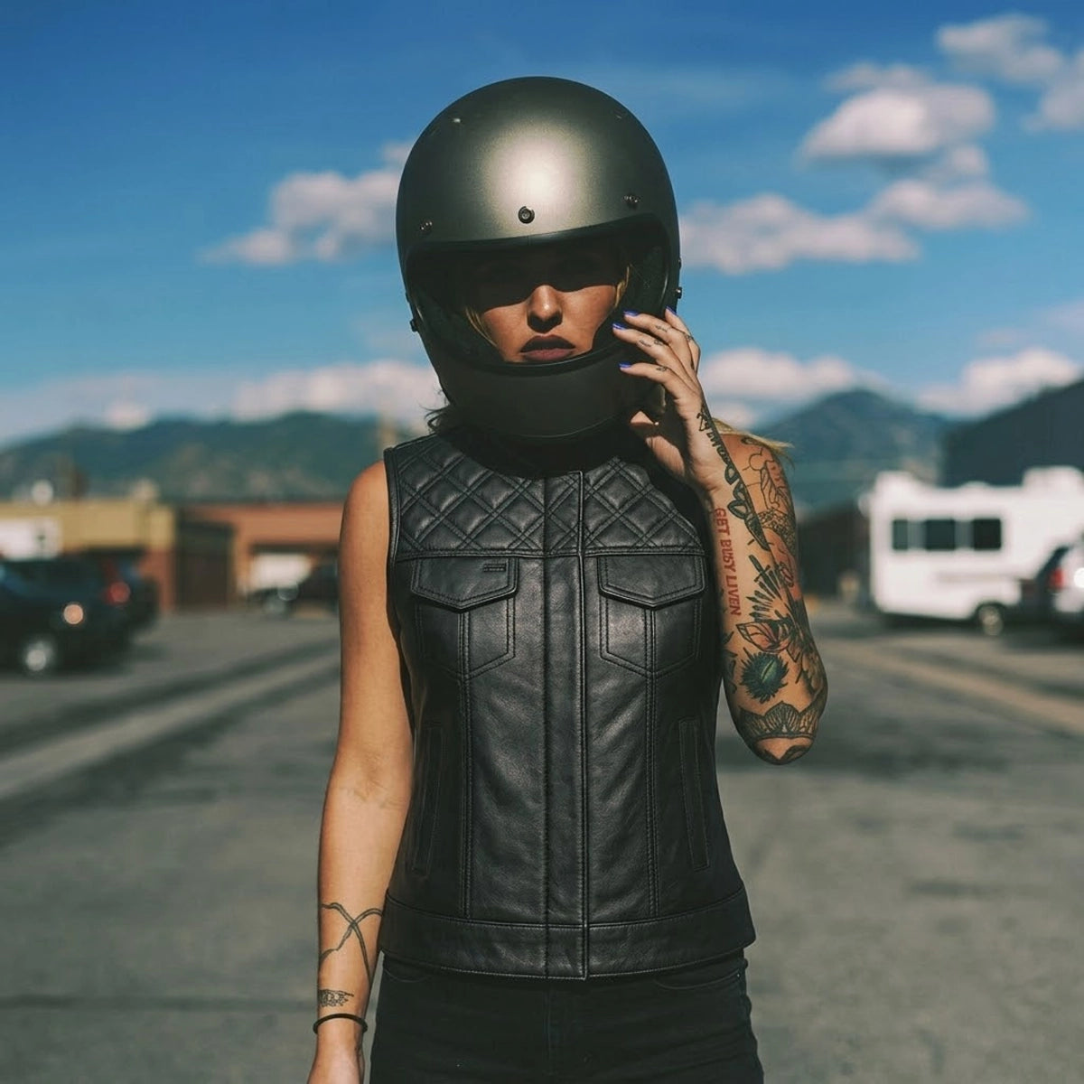 Queen Cut - Women's Club Style Leather Motorcycle Vest